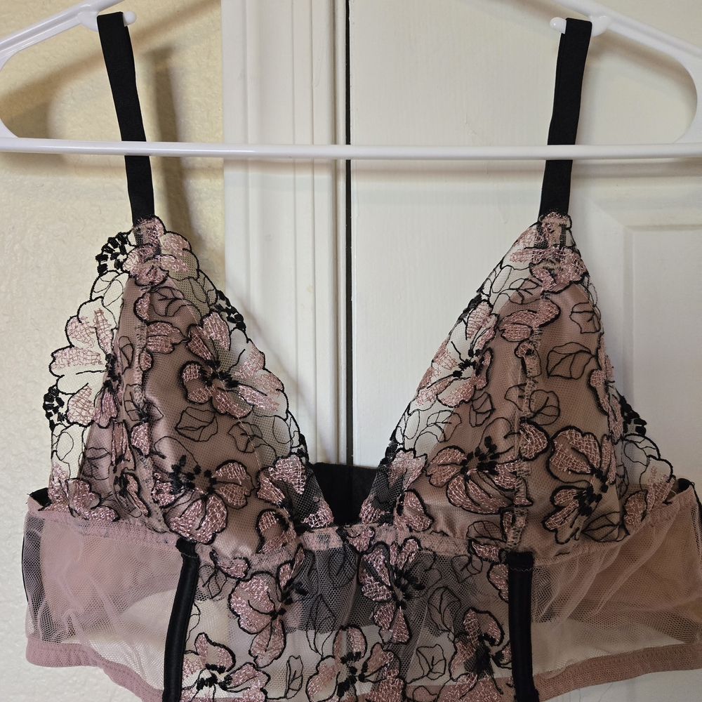 Victoria's Secret Pink and Black Floral Lace Bralette